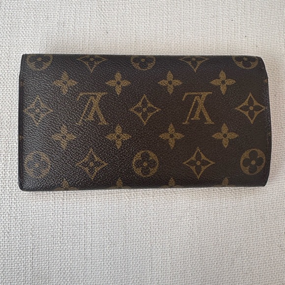 Louis Vuitton Sarah Monogram Wallet - Picture 3 of 13